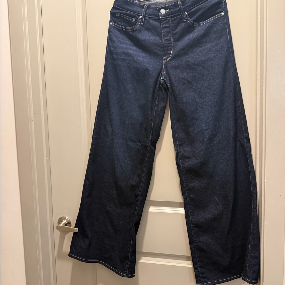 Levi’s women’s 318 shaping wide leg Jeans